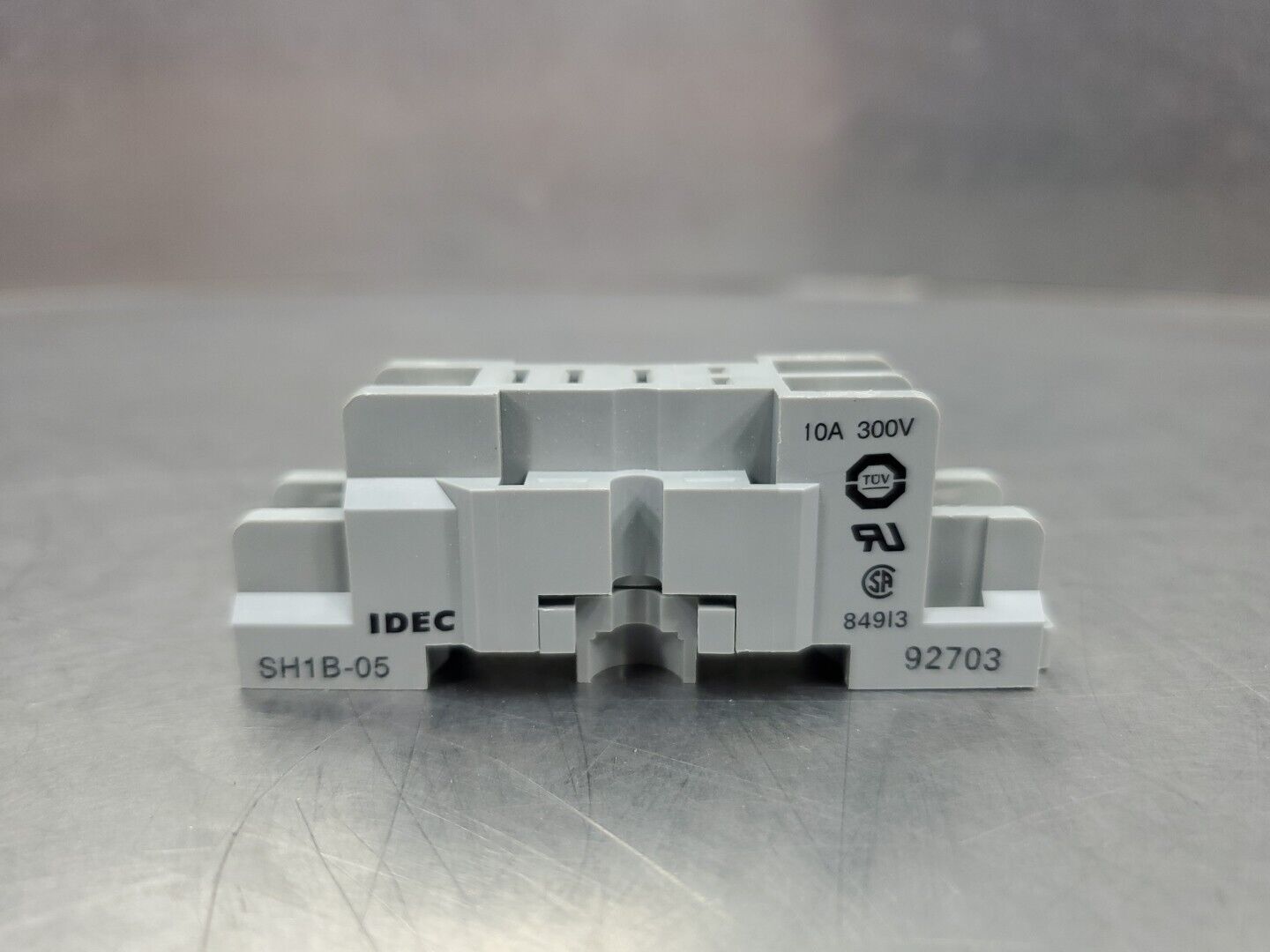 IDEC SHIB-05U Relay Socket, 10A 300V.                                      4D-29