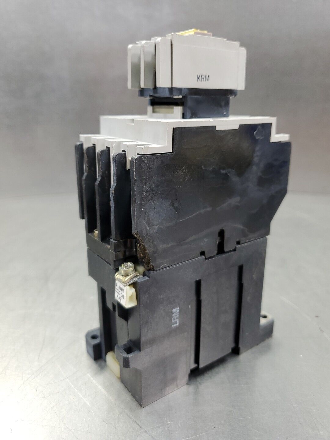 ALLEN BRADLEY 100-A30NZ*3  SERIES B  CONTACTOR w/195-FA11 Module.           4-D8