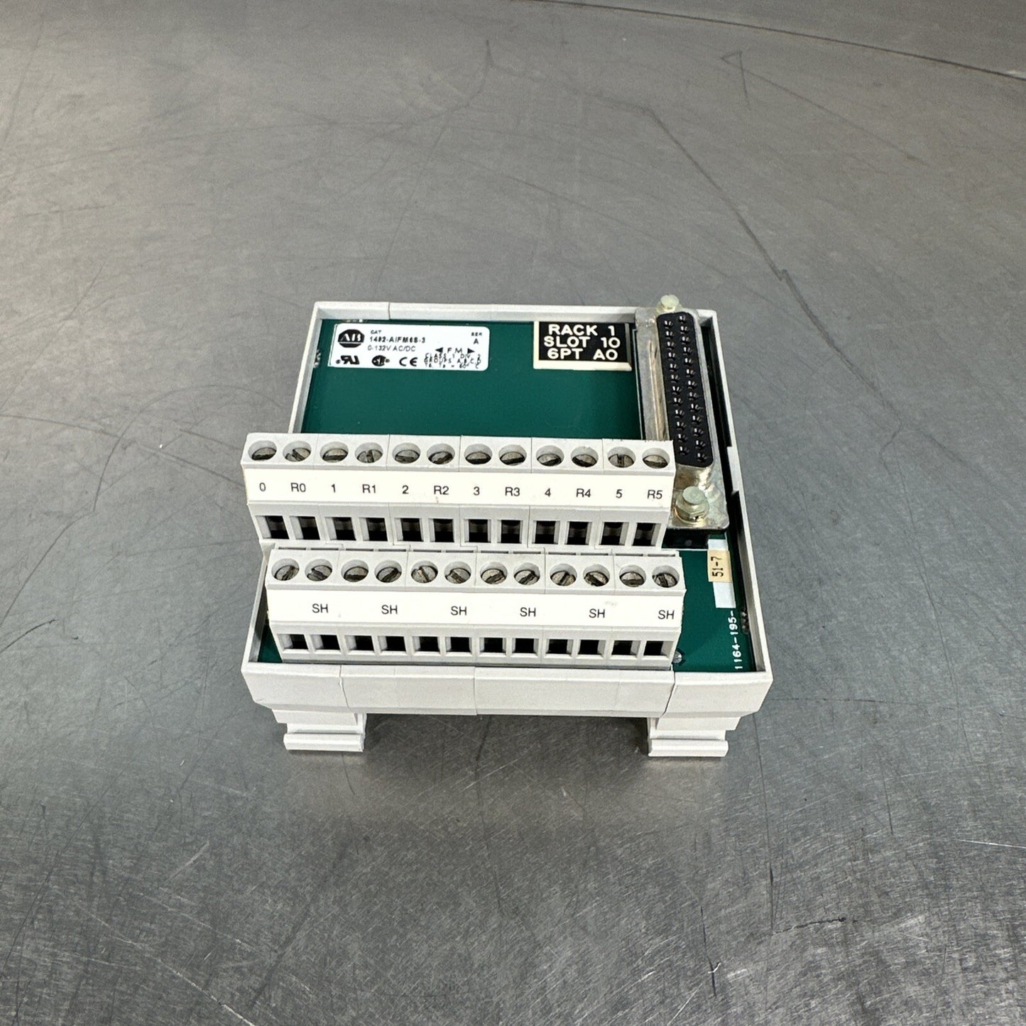 Allen Bradley 1492-AIFM6S-3 Series A Analog Interface Module, (BIN-1.5.5)