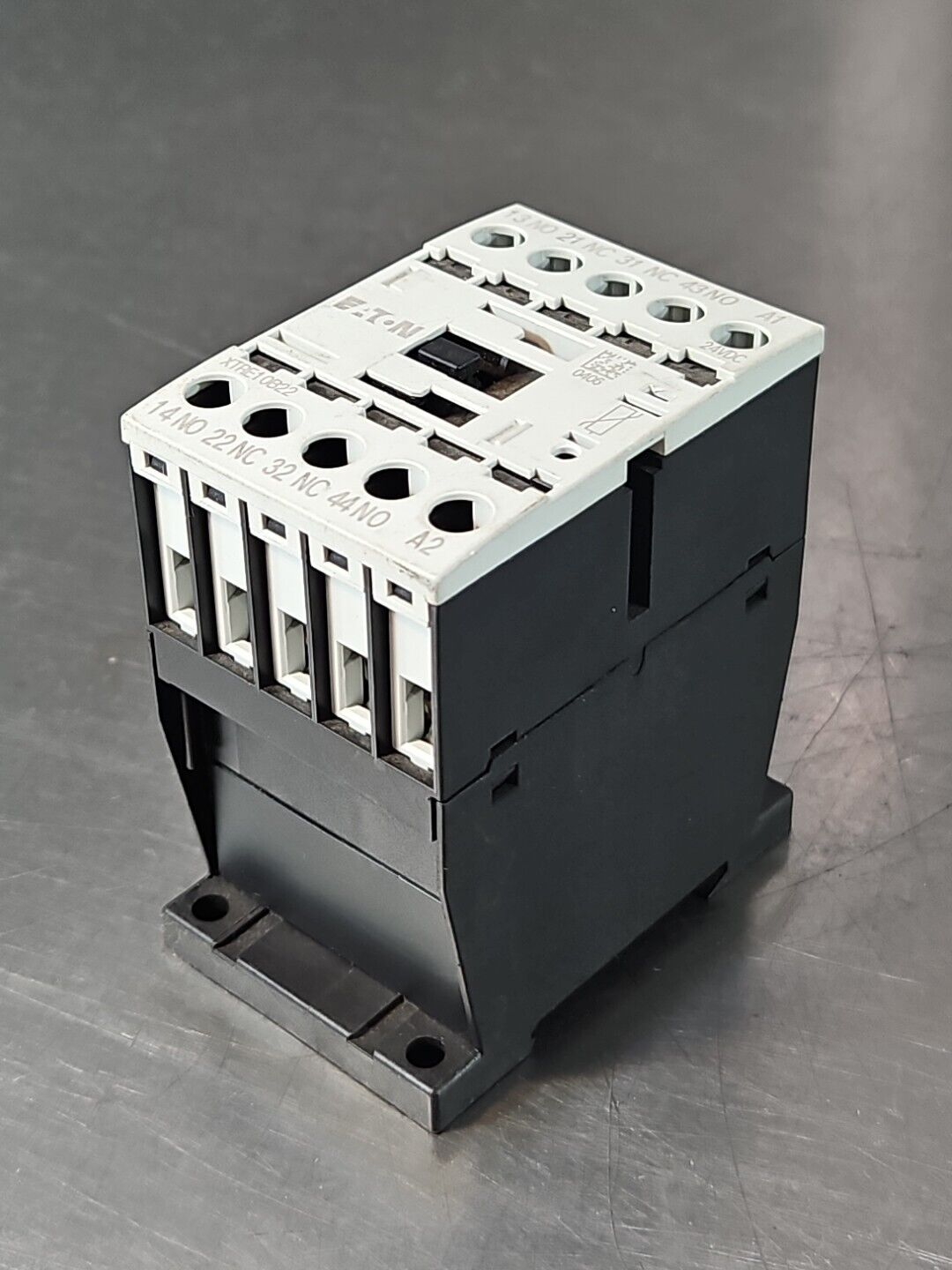 Eaton XTRE10B22 Contactor                                                 loc4B9