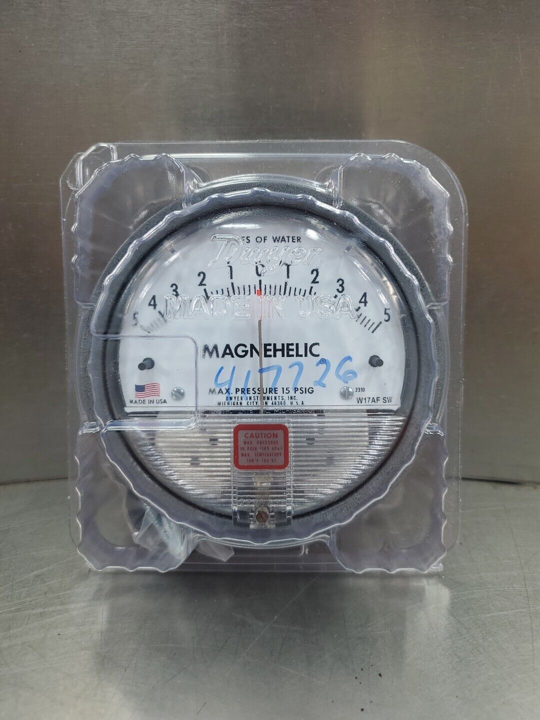 Dwyer Magnehelic W17AF SW Pressure Gauge.                                  6B-11