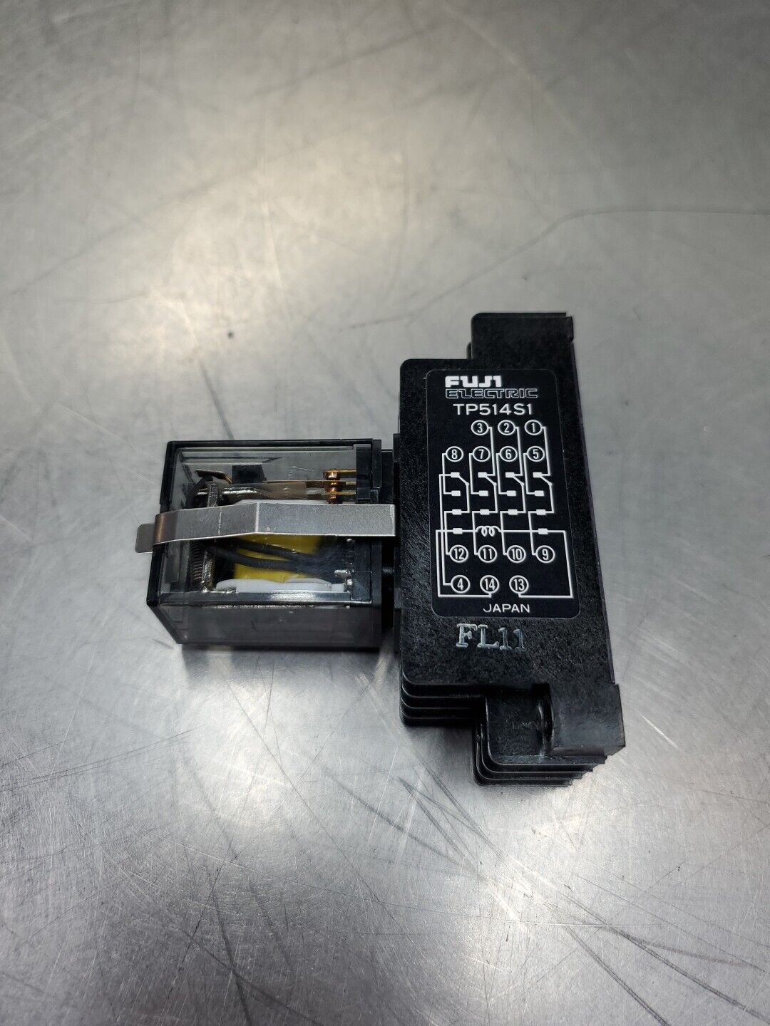 FUJI ELECTRIC TP514S1 Block w/HH54P 3A Relay.                              4E-35