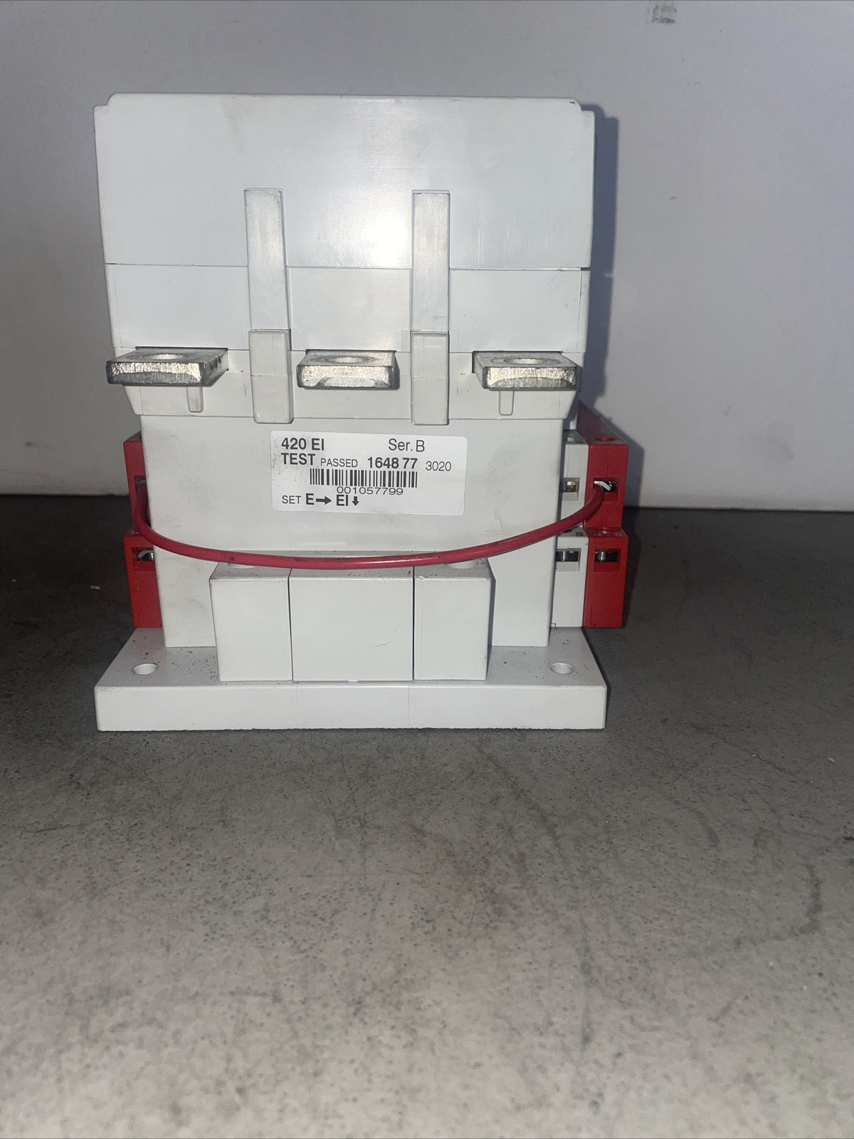 AB Allen-Bradley 100-D420 Industrial Contactor 100-D 110-130V    (bin2.5.2)