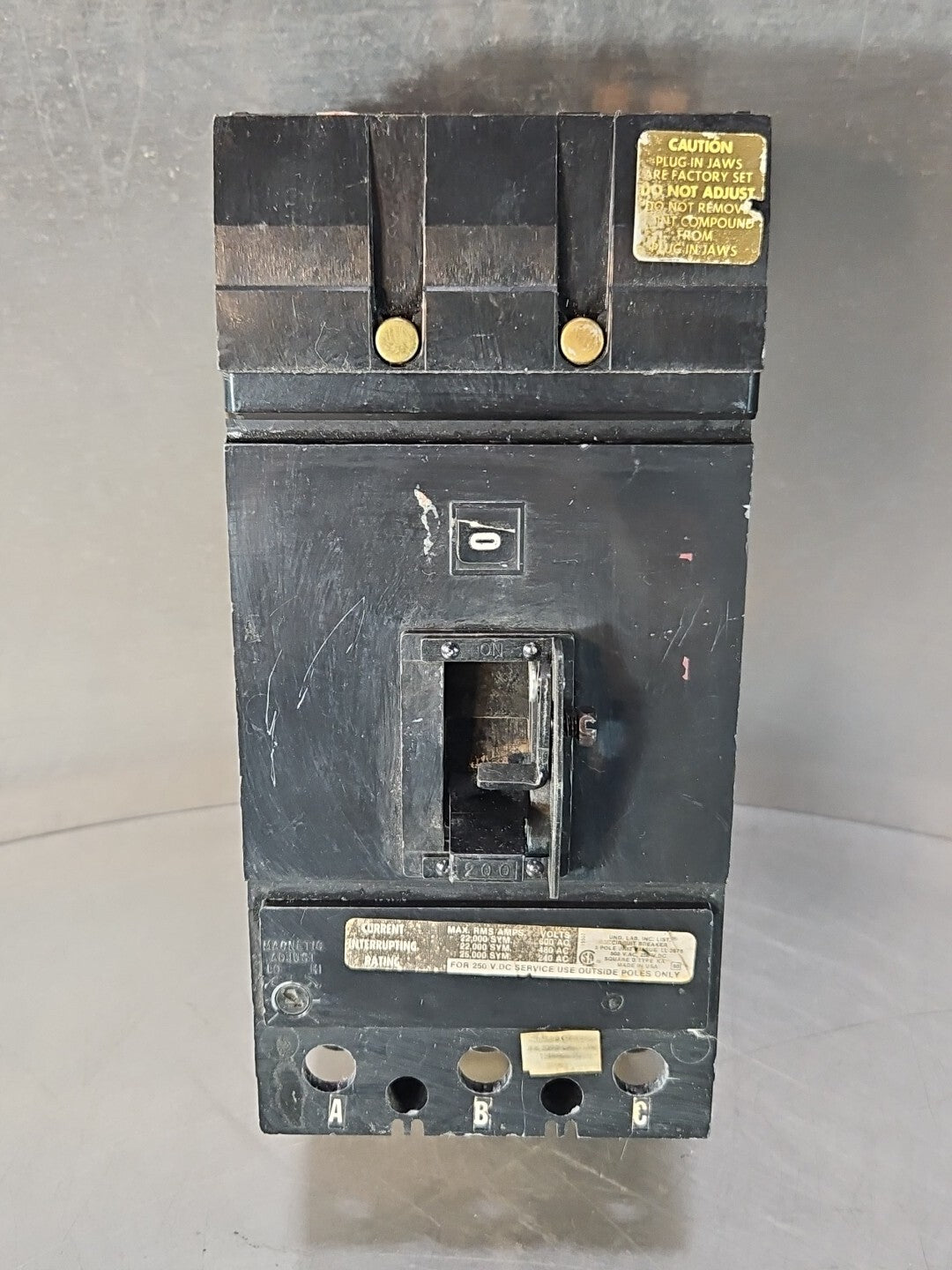 Square D KA-36110 Breaker 3P  200A 600VAC                               (BIN211)