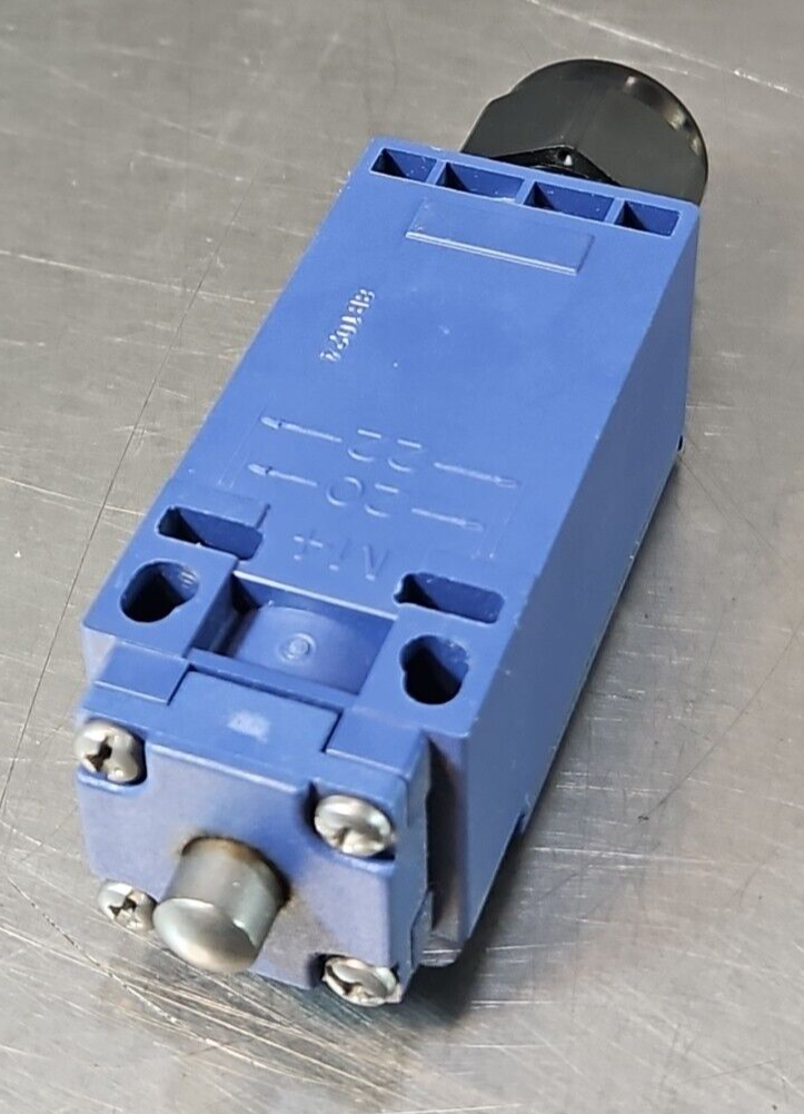 Schneider-Square D XCKN2110G11 Plunger Switch                             loc4B9