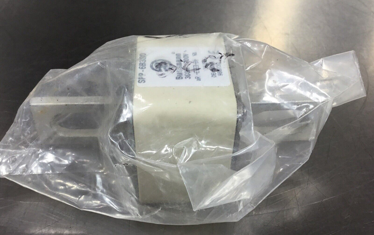 Bussmann SPP-6B300 Fuse 300A 700V         4D-20