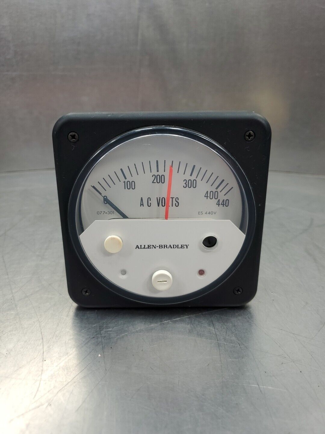 Crompton Z06 077-30 (1A-AB-SM) 440V Analog AC Voltmeter.                   4D-34