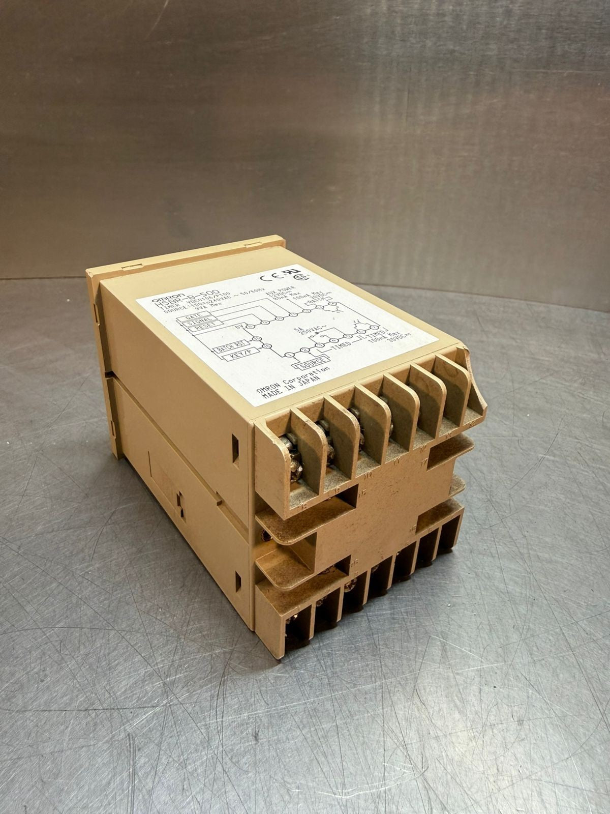 Omron H5BR-B-500 Timer VDE0106/P100   100 to 240 Vac 50/60Hz       (9.3.3)
