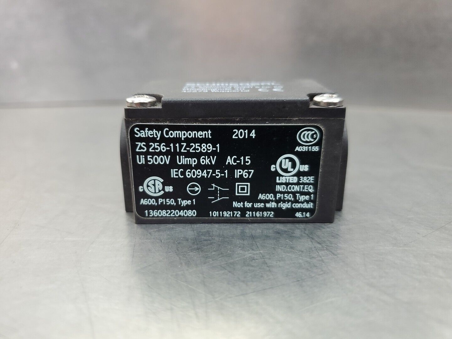 Schmersal Limit Switch  ZS 256-11Z-2589-1   Plunger Type                  5E-2/4