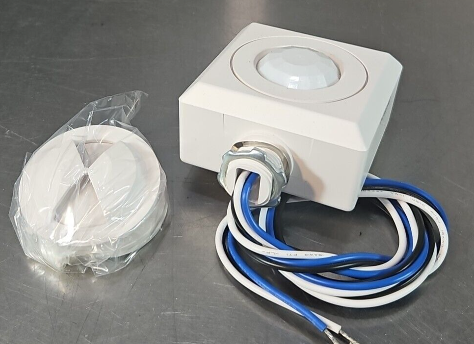 Cooper Metalux OEF-P-2MH0-MV-S  120V Sensor 360°                        (BIN435)