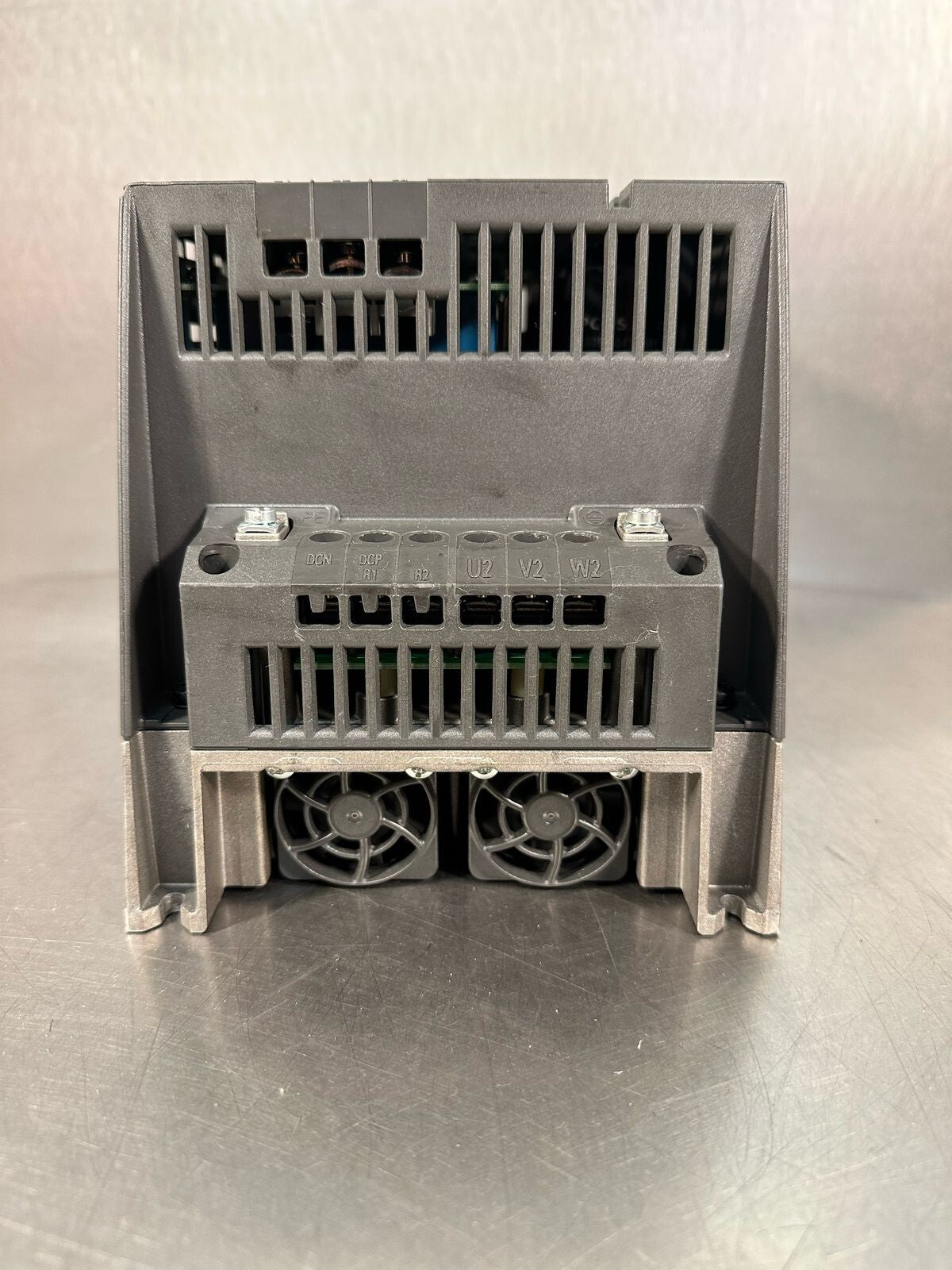 Siemens 6SL3224-0BE22-2AA0 Ver. D02 Sinamics PM240                  (8.3.1)