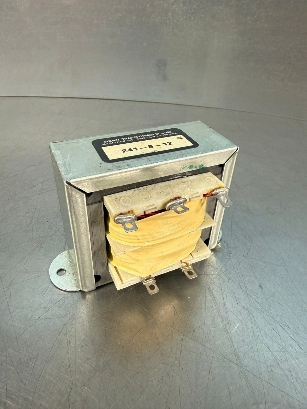 Signal Transformer 241-8-12                                        (9.3.3)