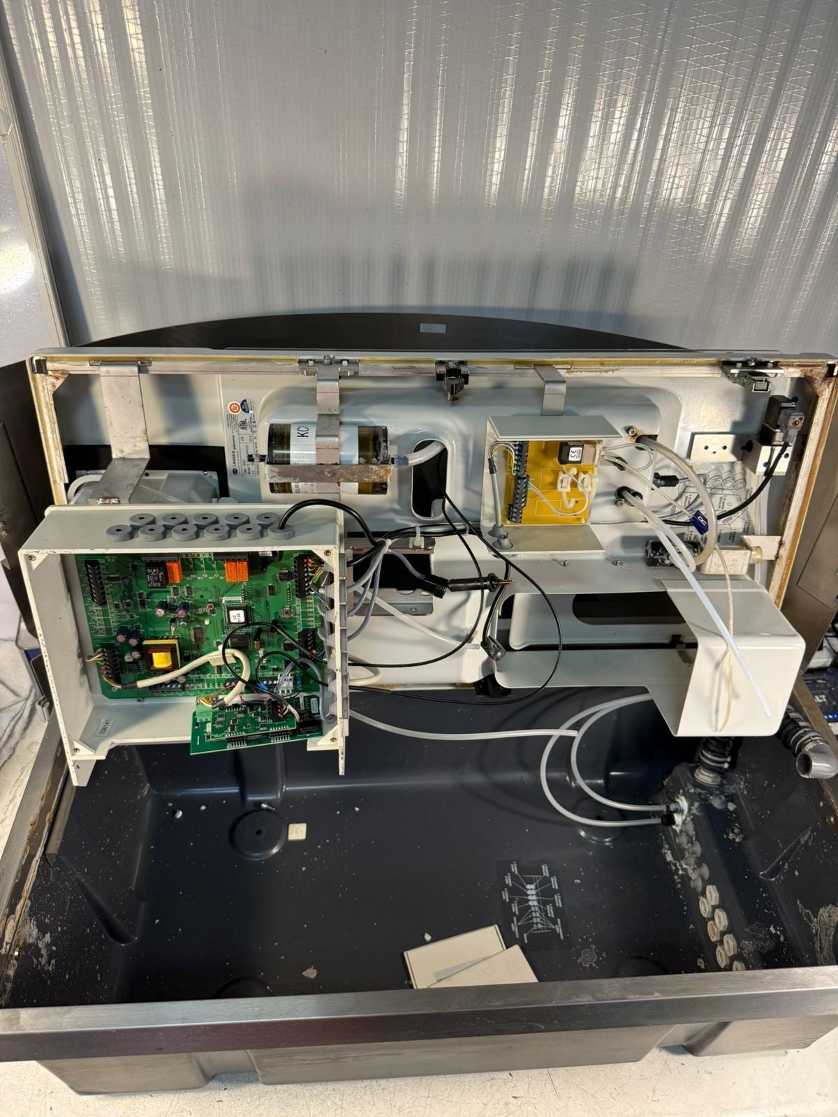 Hach Polymetron 9245 (Z_09245=A=0101) 100-240V 50-60Hz 80Va (12.6.6)