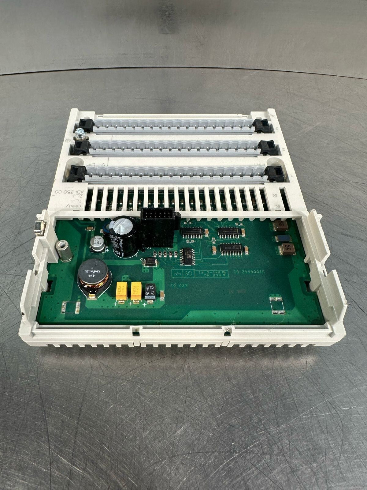 Schneider 170ADI35000 DIGITAL INPUT BASE, 32 PT, 24VDC (7.2.1)