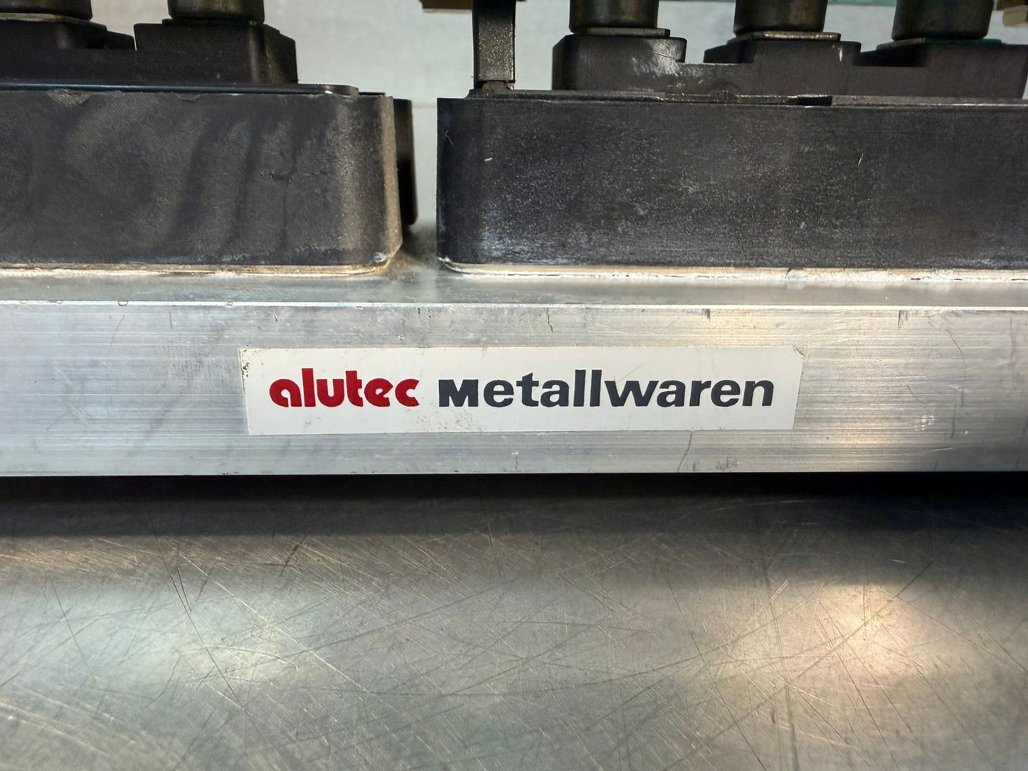 Alutec Metallwaren w/ SKM 3S-94V0 / Toshiba MG200J2YS45            (6.5.2)