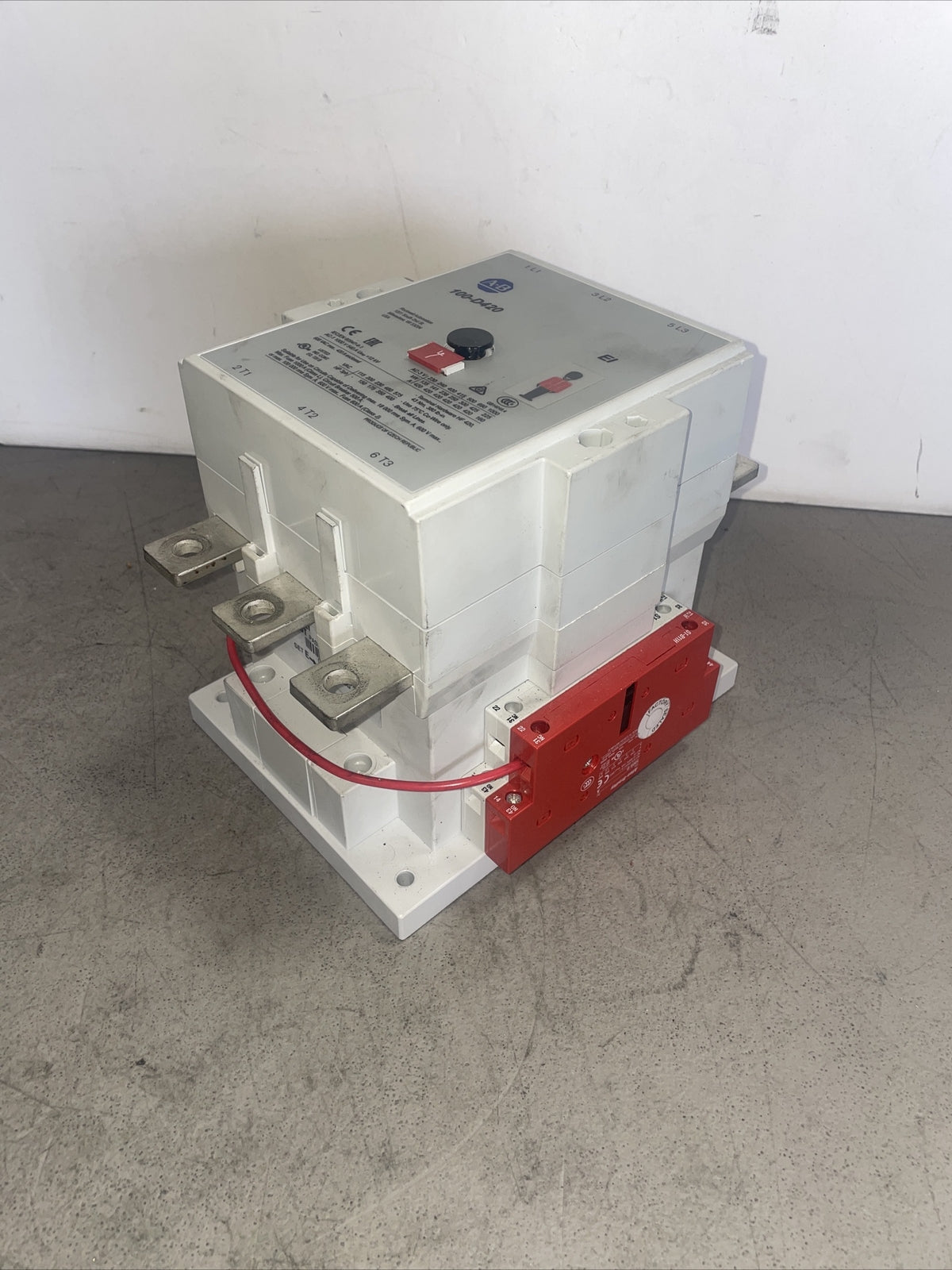 AB Allen-Bradley 100-D420 Industrial Contactor 100-D 110-130V    (bin2.5.2)