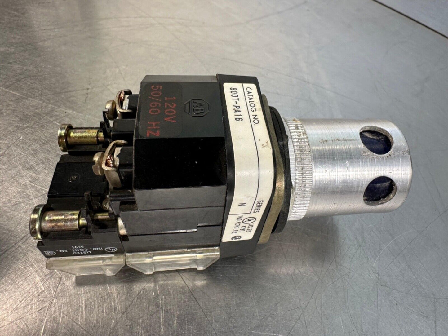 Allen Bradley 800T-PA16 Ser. N Push Blue Button 120V - 50/60 Hz (4c-40)