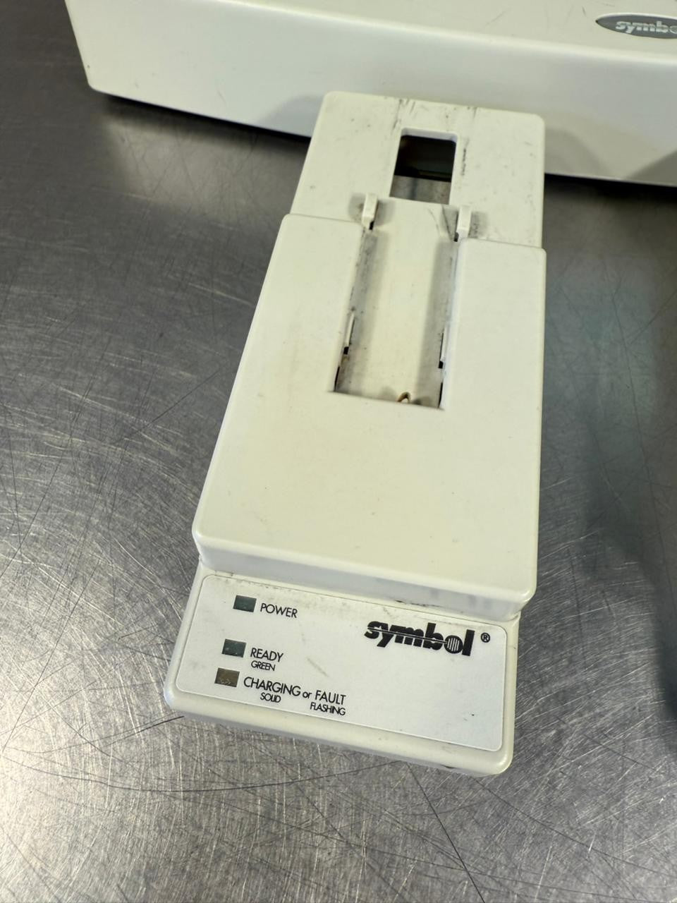 Symbol 20-33569-01R Rev. A 4Slot Bat Charger w/ 21-32665-15R Rev.C (5.5.5)