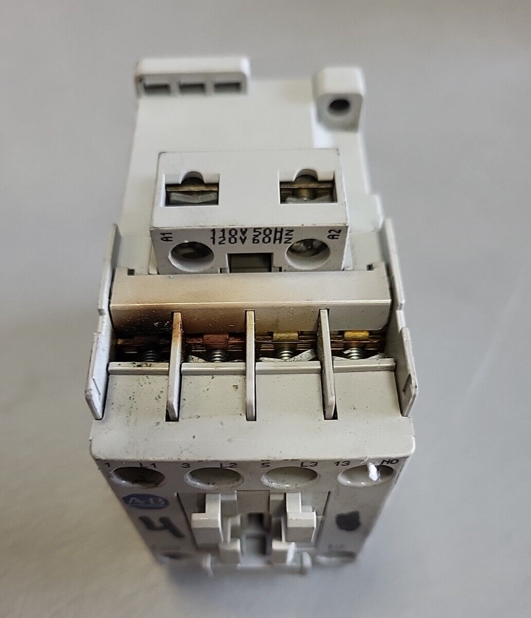 ALLEN BRADLEY 100-C09*10 SER A CONTACTOR*(BIN354)