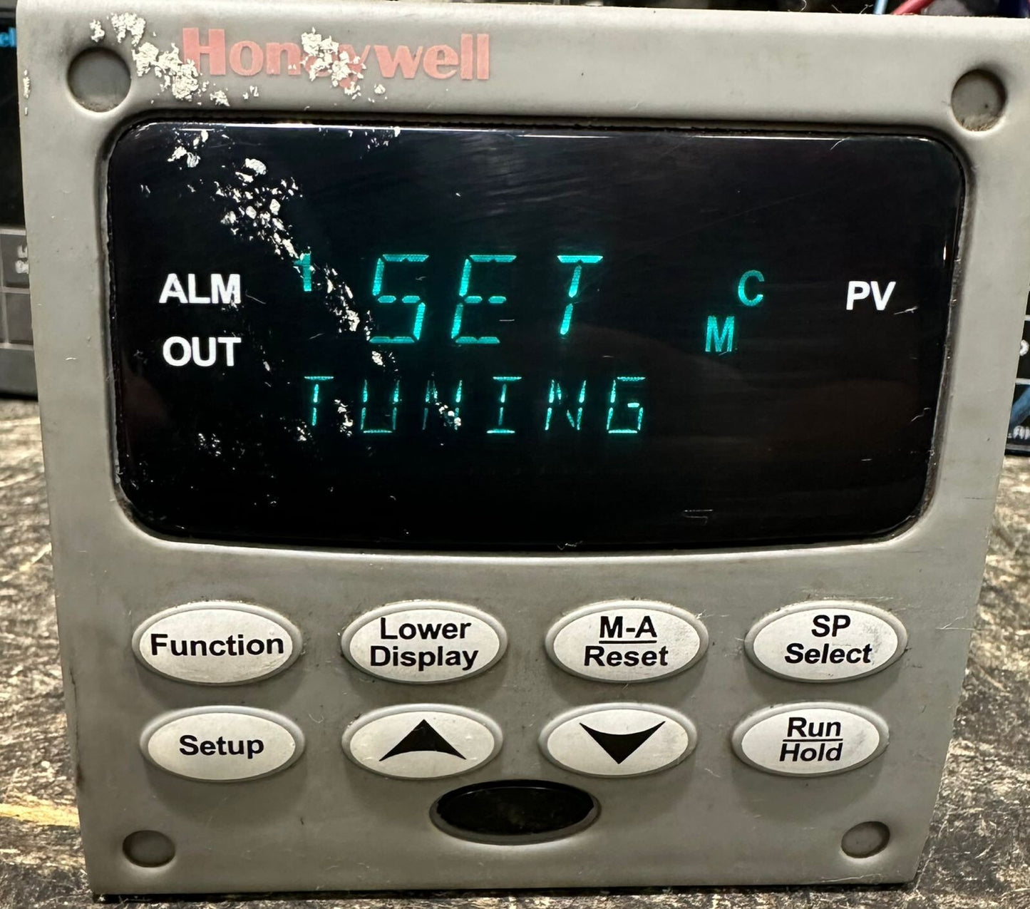 Honeywell DC2500-CE-0B00-200-00000-E0-0 UDC2500 CONTROLLER        (2.1.3)