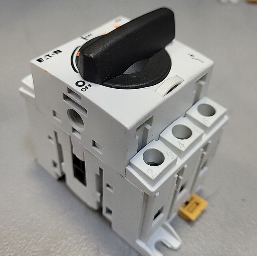 Eaton   R5A3040U Disconnect Switches 40A 600V  (BIN3.5.4).