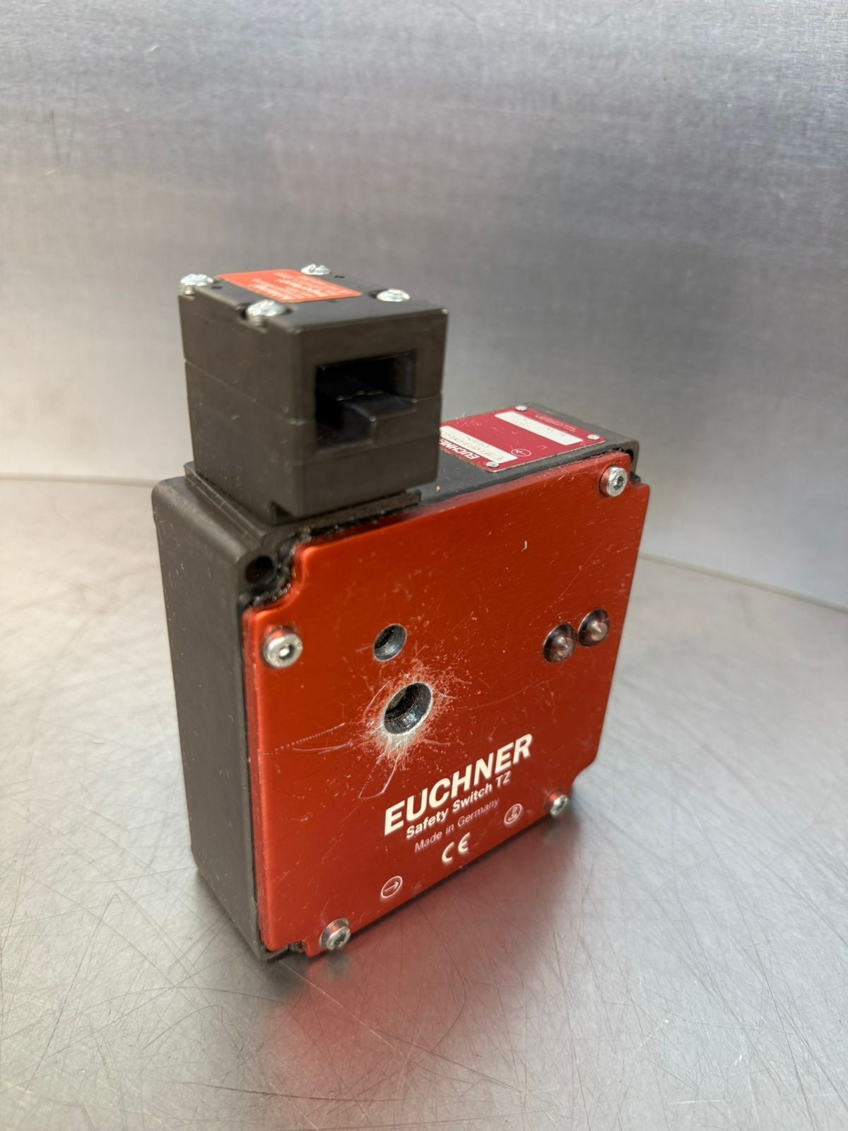 Euchner Safety Switch TZ TZ1LE024PGVFG-R / TZ1LE024PG              (2.1.5)