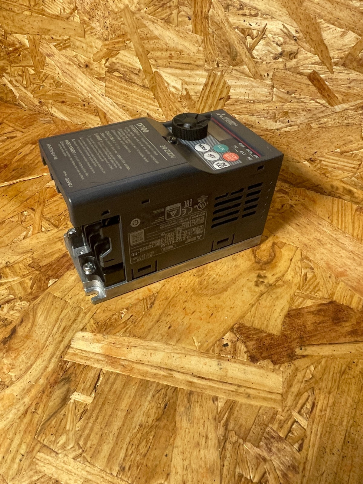 Mitsubishi FR-D700 FR-D720-014-NA 3-Phase 1/4-HP Variable Frequency Drive @1E