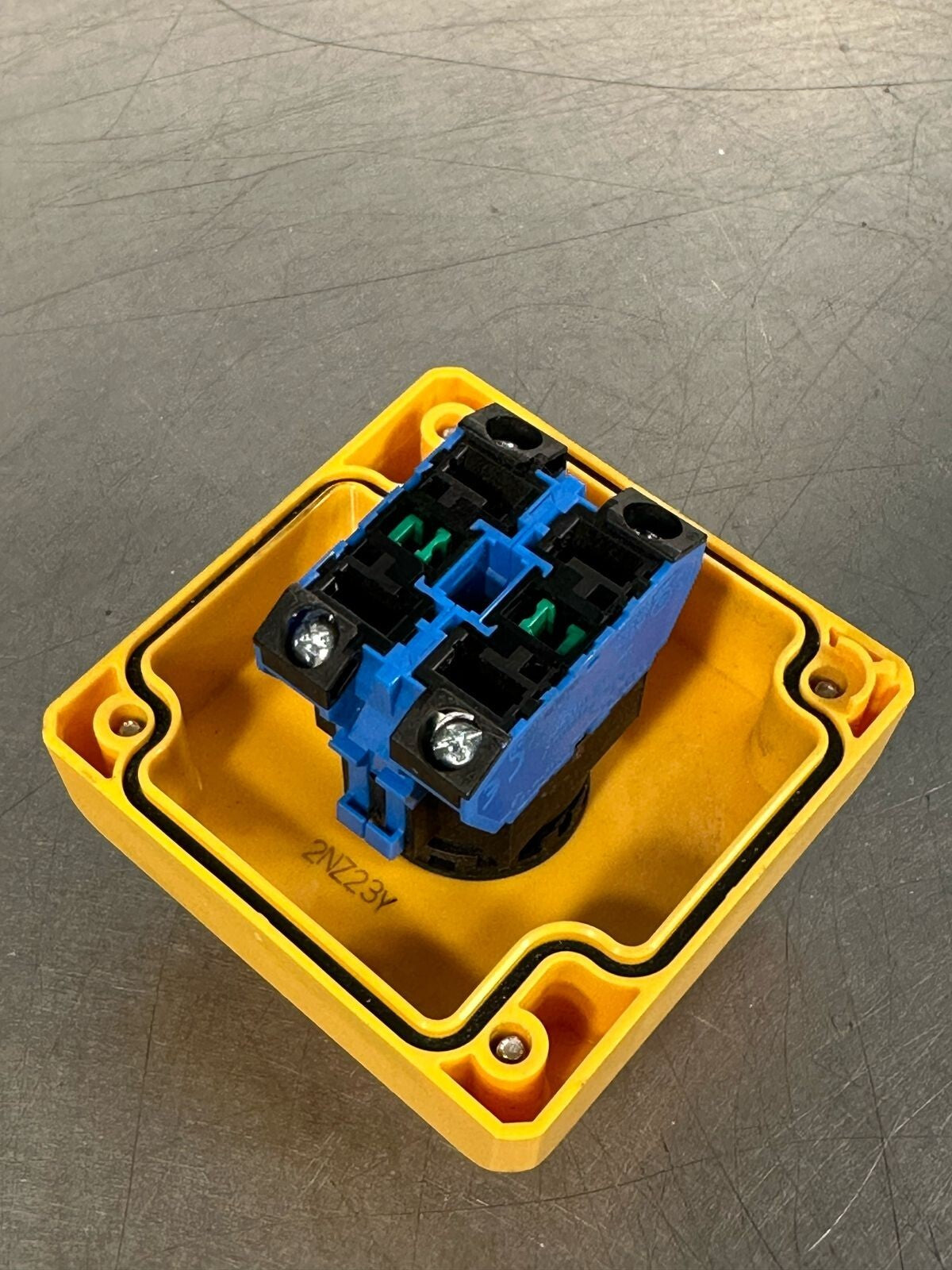  Idec A600 Button HW-U01 w/ HW-U10                           (7.2.5)