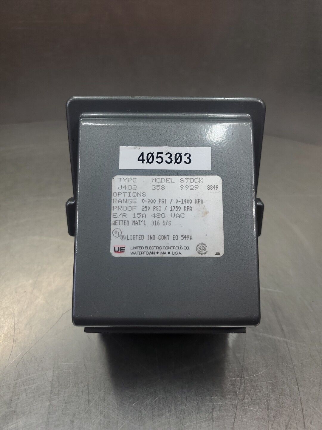 United Electric Controls J402 Model 358 Pressure Switch, 0-200psi.         6E-18