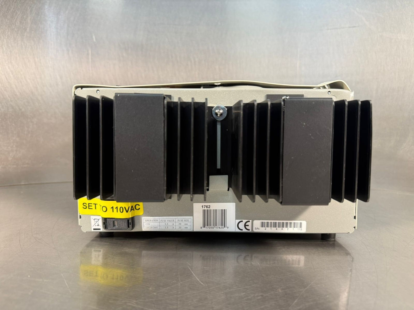B&k Precision 1762 - Triple Output DC Power Supply                (10.3.1)