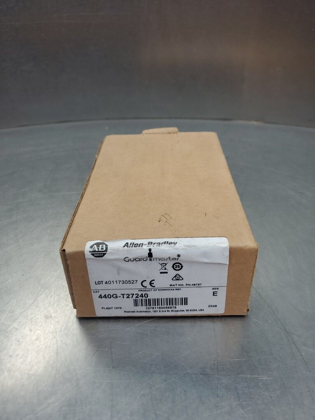 Allen-Bradley 440G-T27240 Ser E GuardMaster Safety Switch.                  5E-8