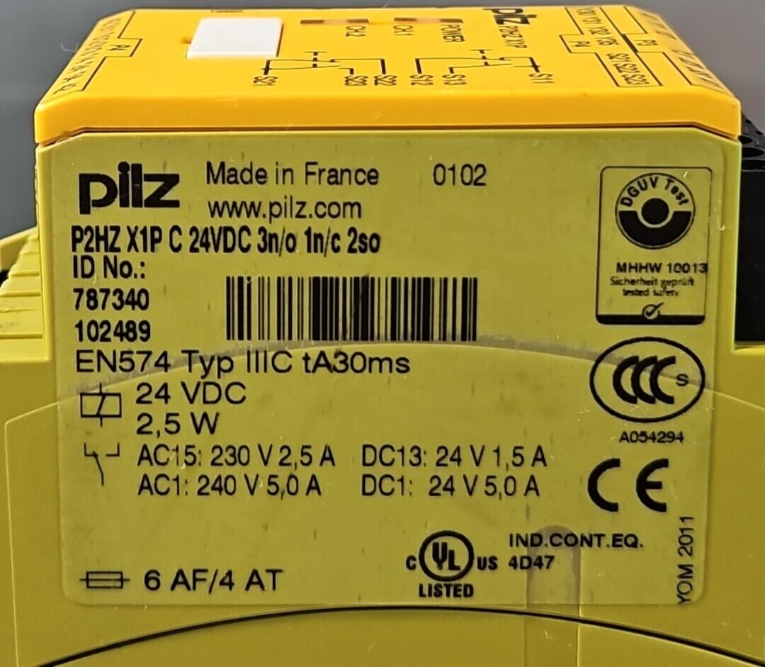 PILZ P2HZ X1P C  24VDC Safety relay                                     (BIN353)