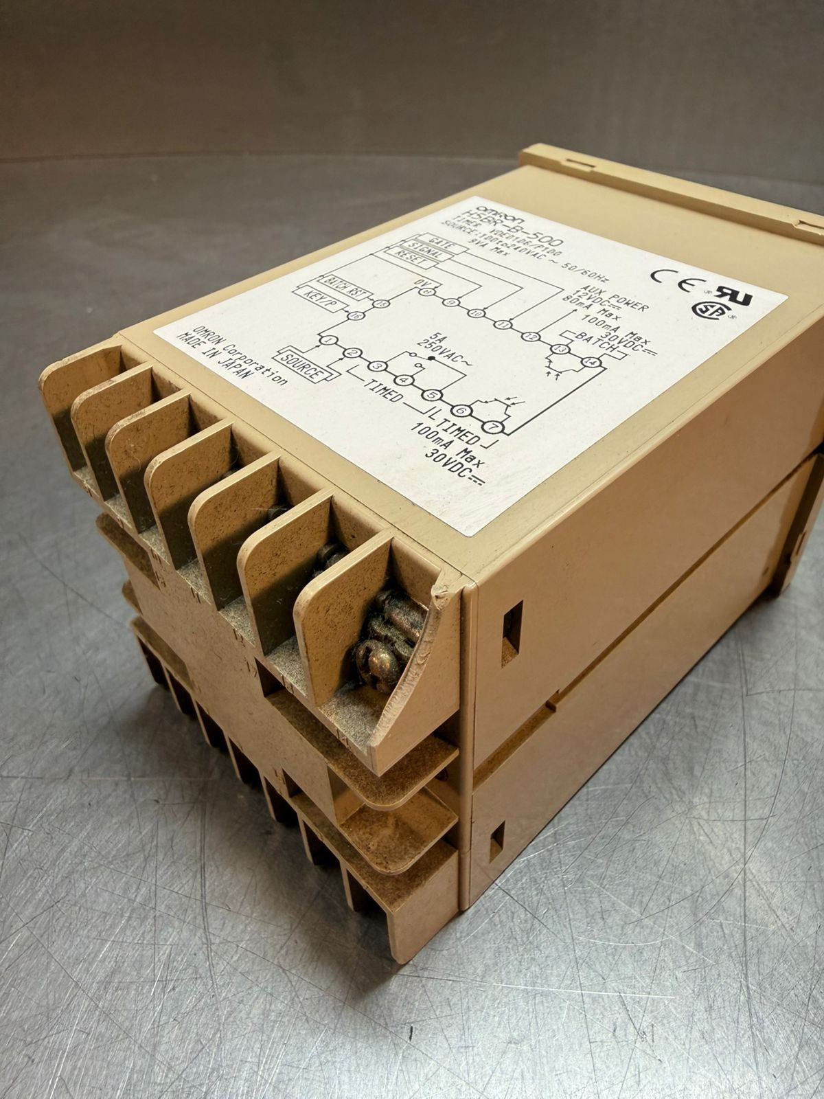 Omron H5BR-B-500 Timer VDE0106/P100   100 to 240 Vac 50/60Hz       (9.3.3)