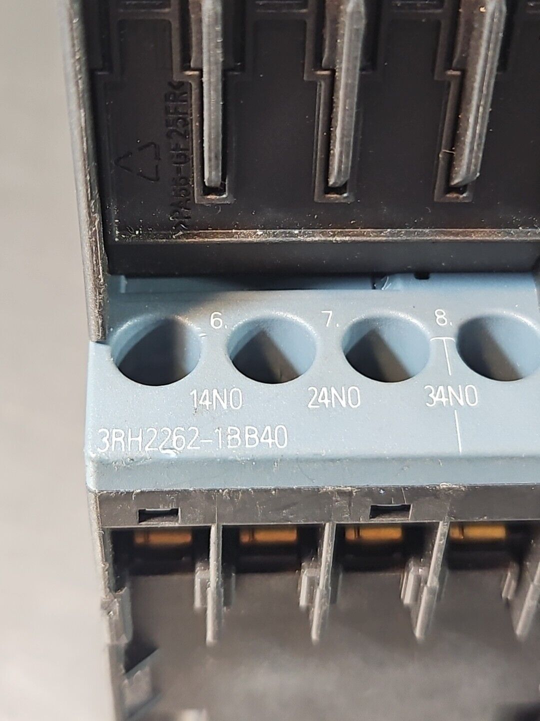 Siemens Sirius 3RH2262-1BB40 Circuit Breaker                             loc4A13