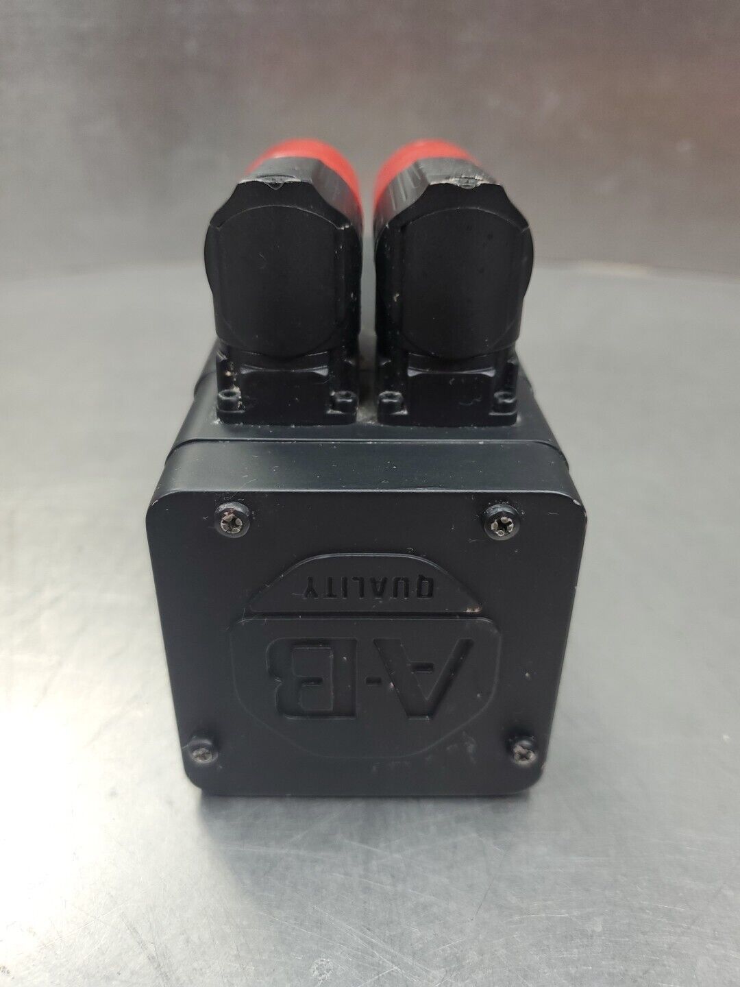 Allen-Bradley MPL-B230P-EJ72AA Kinetix Inverter Duty AC Servo Motor, 5000RPM. 1C