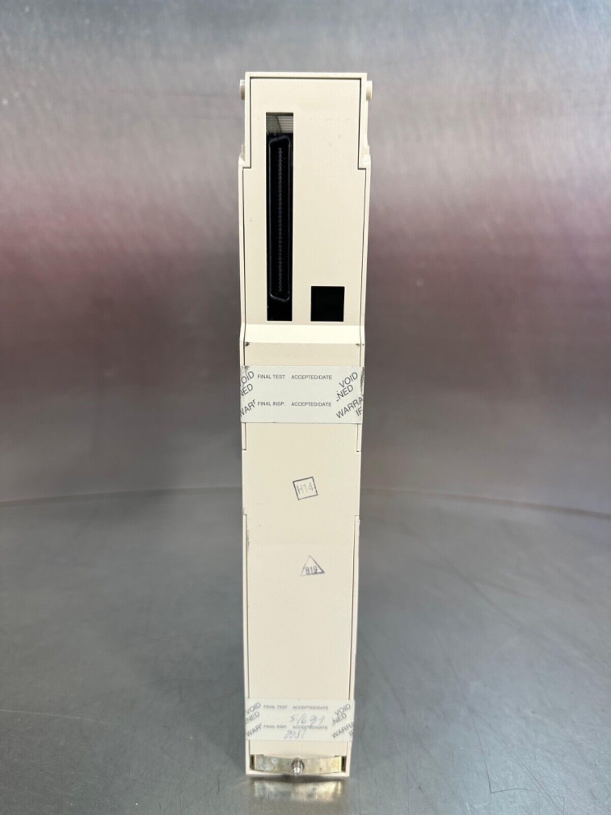 Schneider Automation 140 DDO 153 10 5VDC Out TTL  (3B-29)