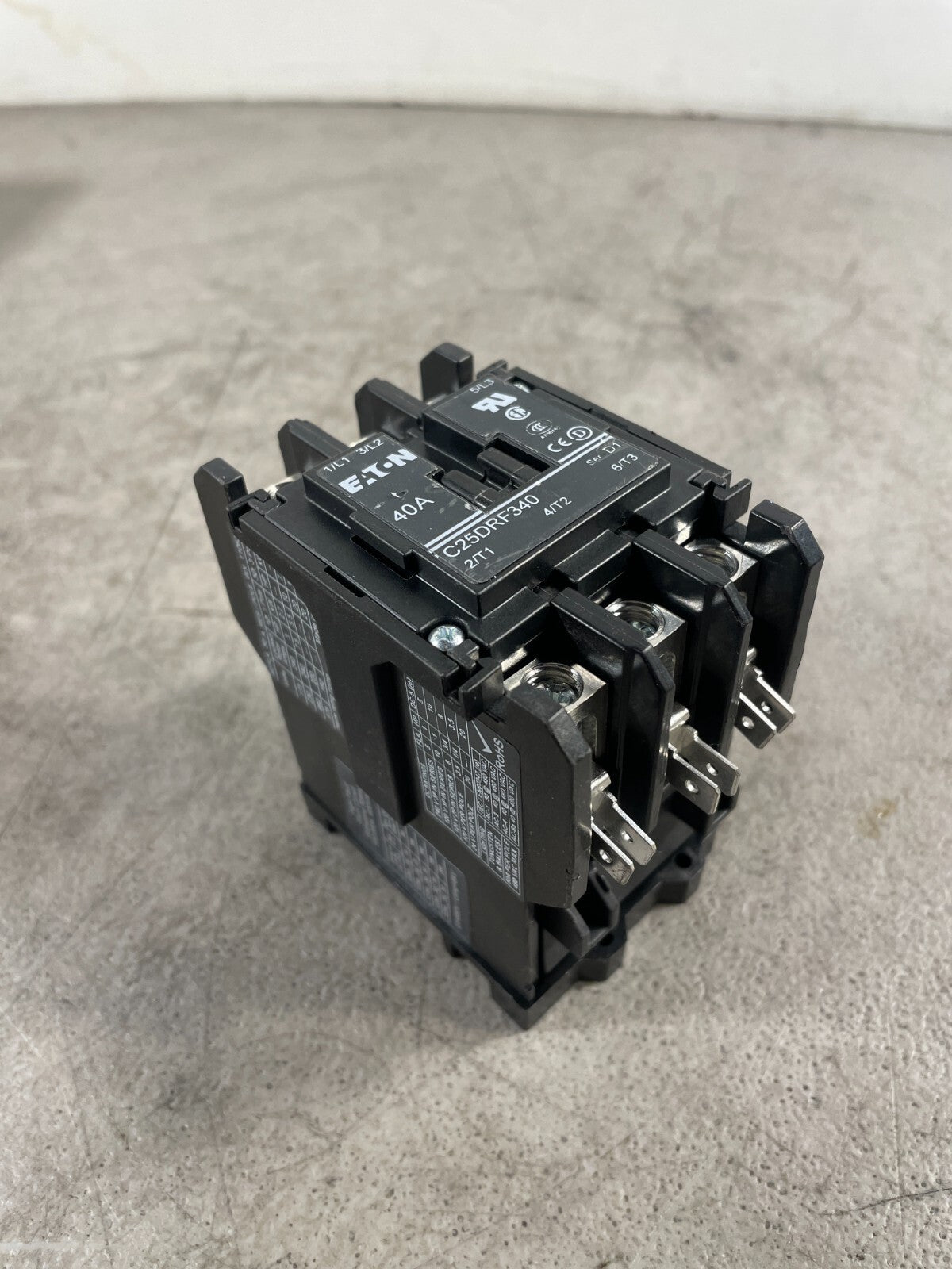 EATON/CUTLER HAMMER C25DRF340 3Pole 40A Coil Voltage 208-240V D1 Contactor 3.3.5