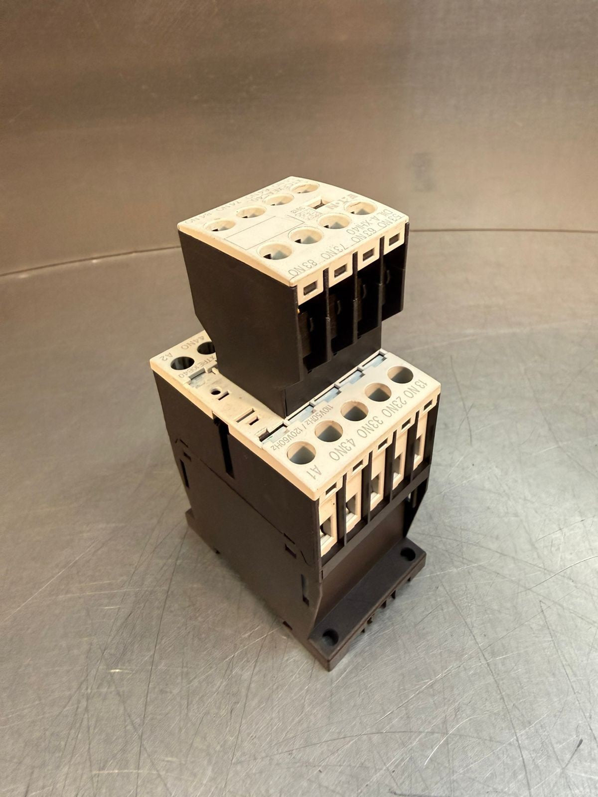 Eaton DIL  A-40. Contactor Relay.   XTRE10B40 w/ XTCEXFAC40        (9.3.4)