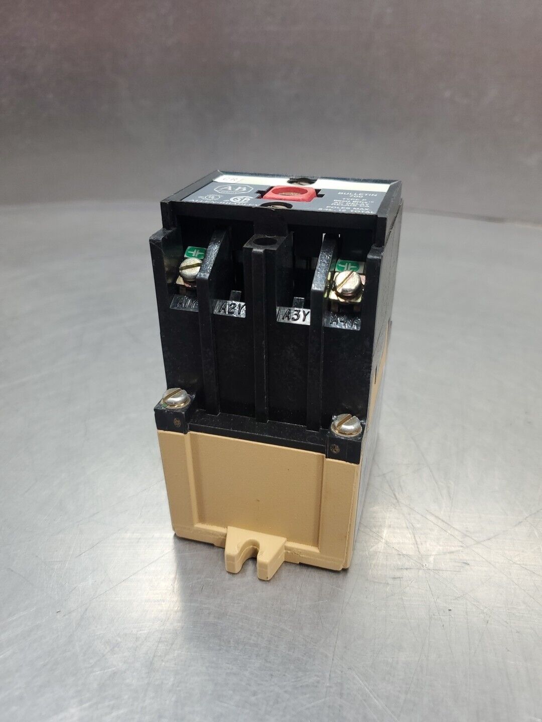 Allen Bradley 700-P200A1/B Type P AC Control Relay.                        4C-13