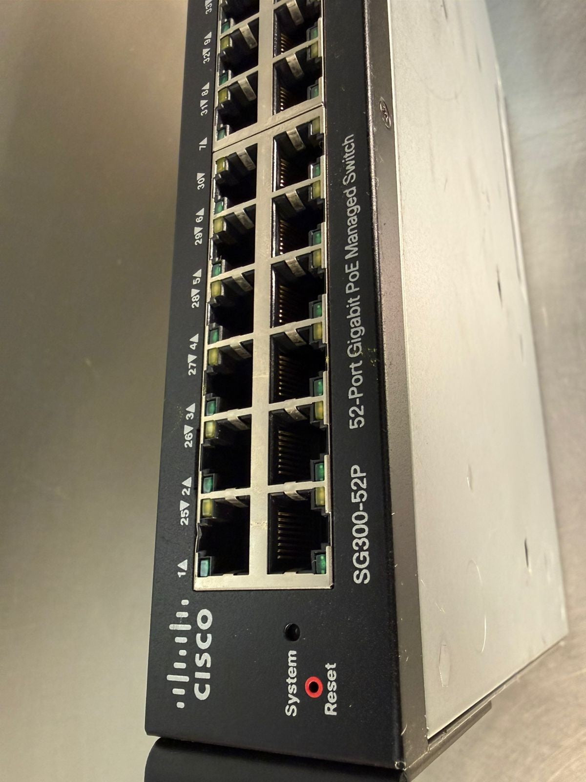 Cisco SG300-52P 52-Port Gigabit Managed Switch                    (11.5.4)
