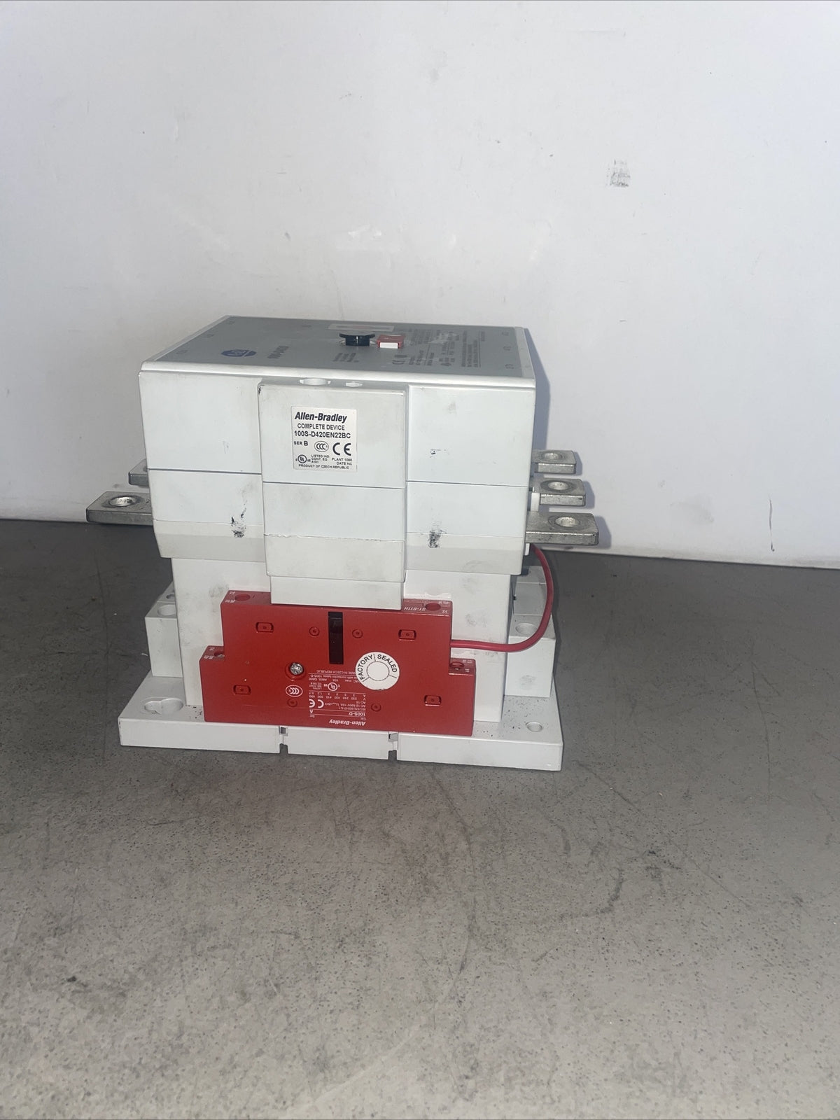AB Allen-Bradley 100-D420 Industrial Contactor 100-D 110-130V    (bin2.5.2)
