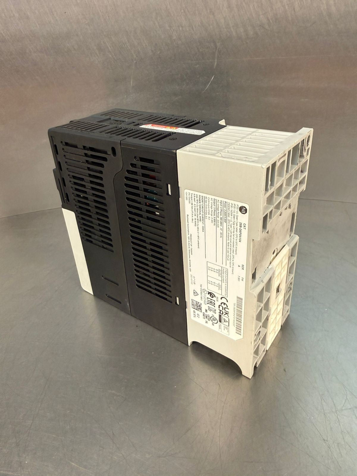 Allen-Bradley 25B-D6P0N104 /A FW 7.001 PowerFlex 525 2.2KW 3HP     (9.3.5)