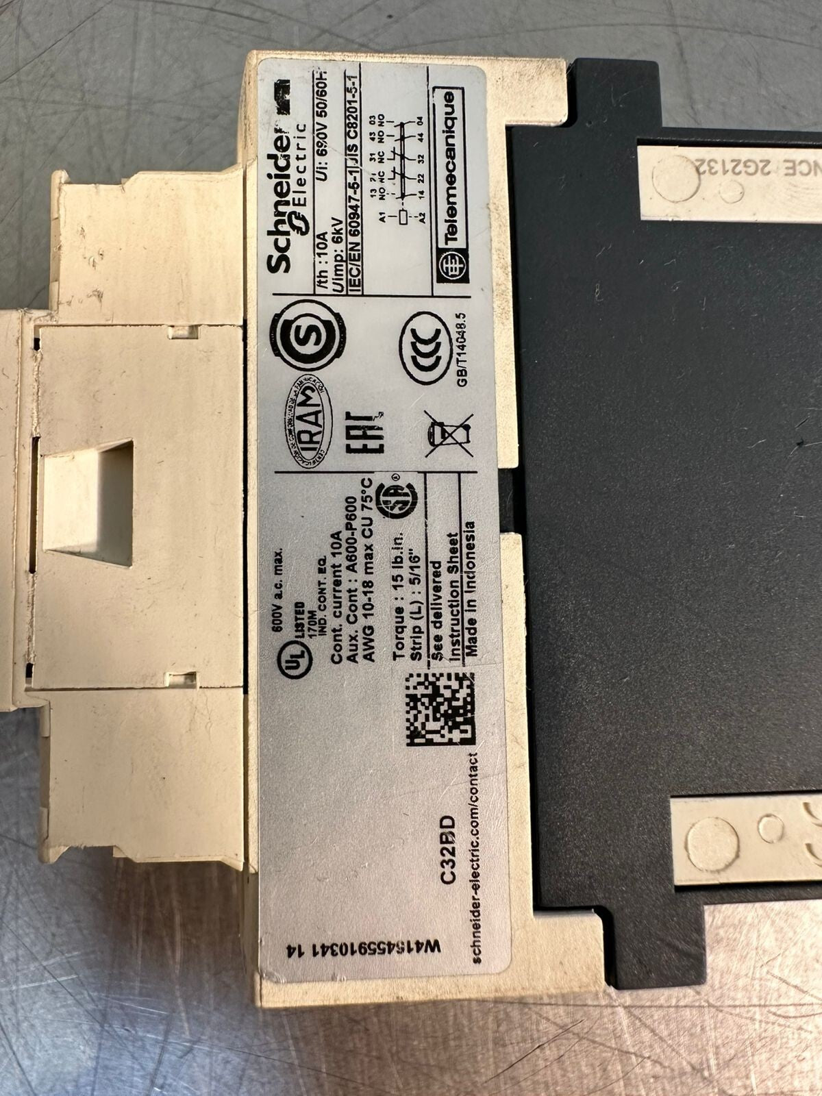 Schneider Electric Cad32BD Contactor Relay 24VDC                   (4.2.5)