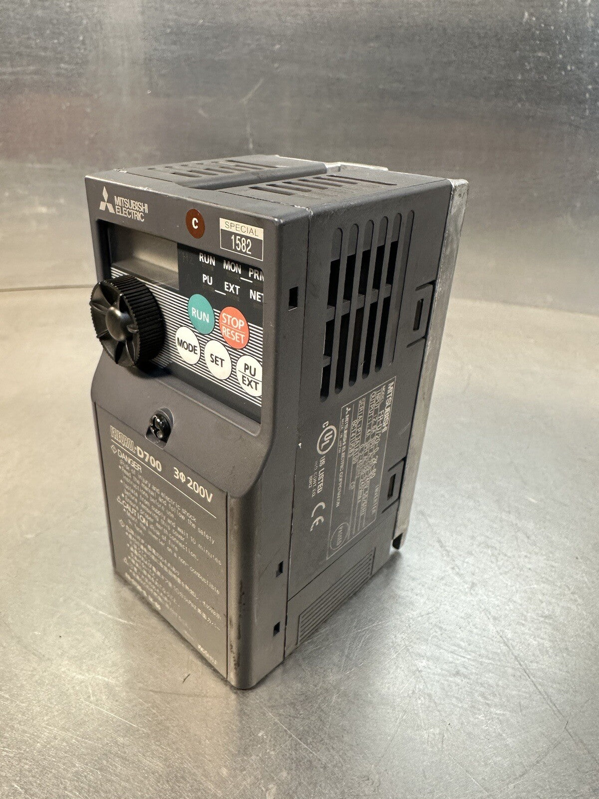 MITSUBISHI FR-D720-0.2K FREQROL-D700 inverter - EACH - (BIN-1.5.1)