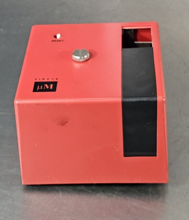 Fireye MEC320 Flame Control Module 120v 50/60Hz                         (BIN643)