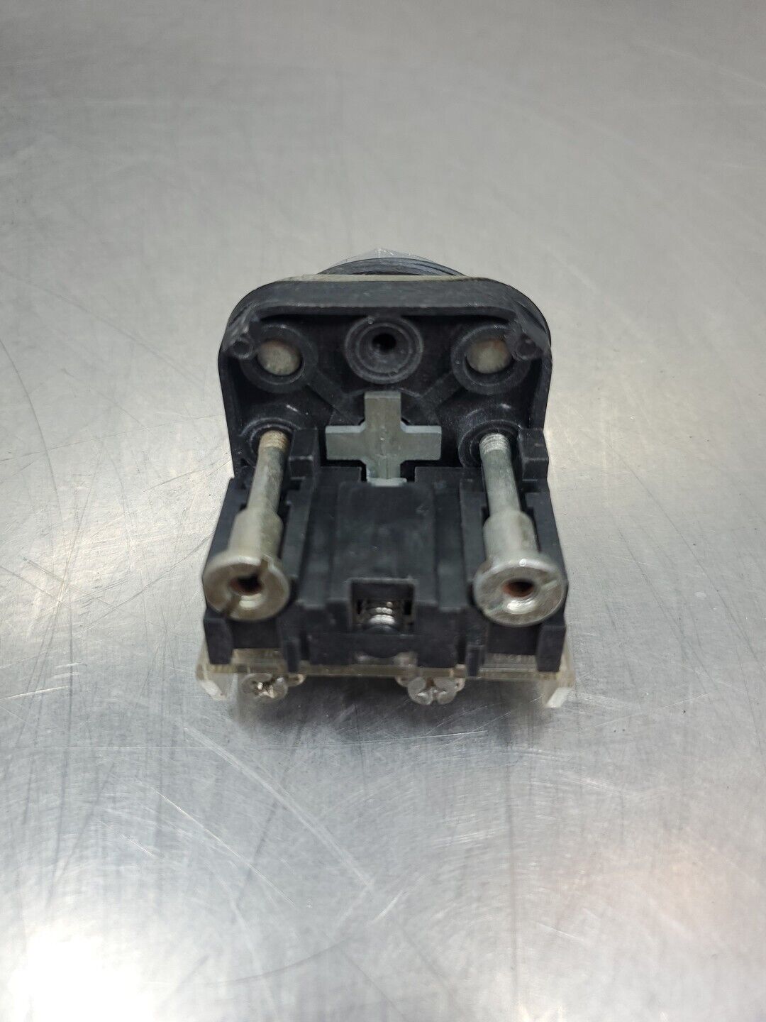 ALLEN BRADLEY 800T-A...T GREEN BUTTON CONTACT BLOCK.                       4C-14