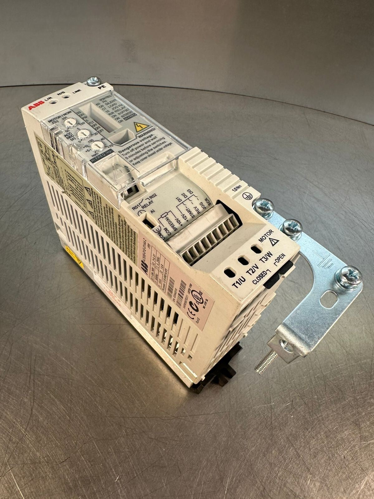 Abb ACS55-01E-01A4-2 AC DRIVE 240V Pn 0.18kW(1/4Hp) I2n 1,4A       (4.3.4)