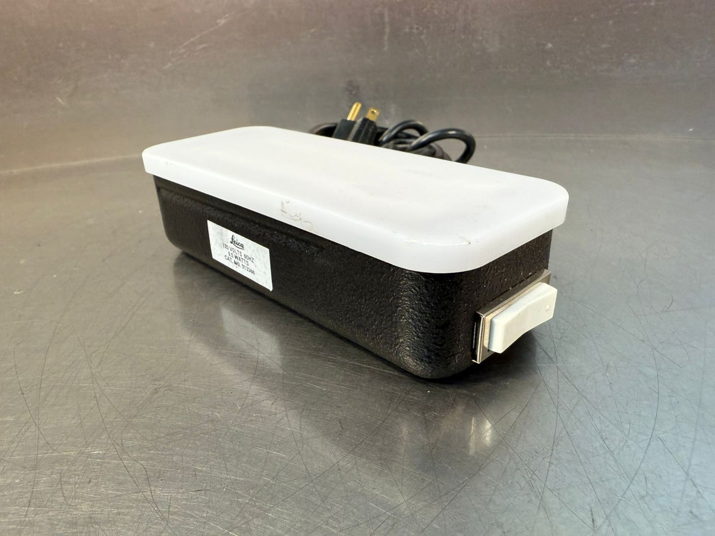 Leica Cat: 313366 120Volts 60HZ 9.5 Watts                          (6.3.1)