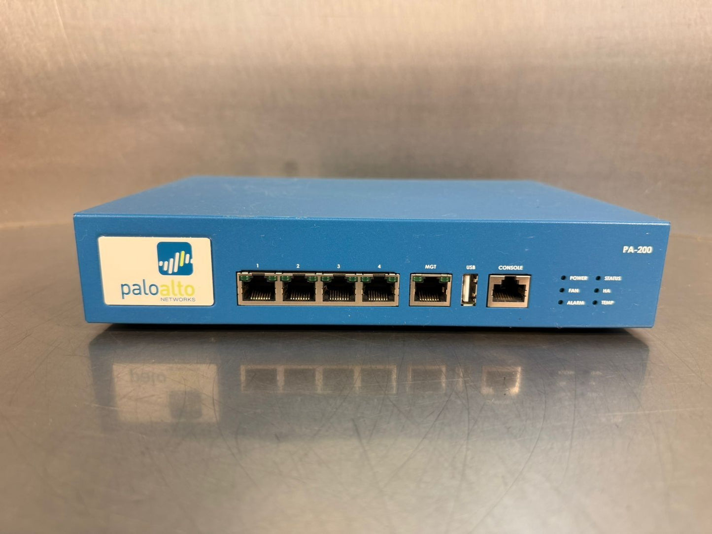 Palo Alto PA-200 Next Gen Firewall 12V-3.33A                       (3.3.5)