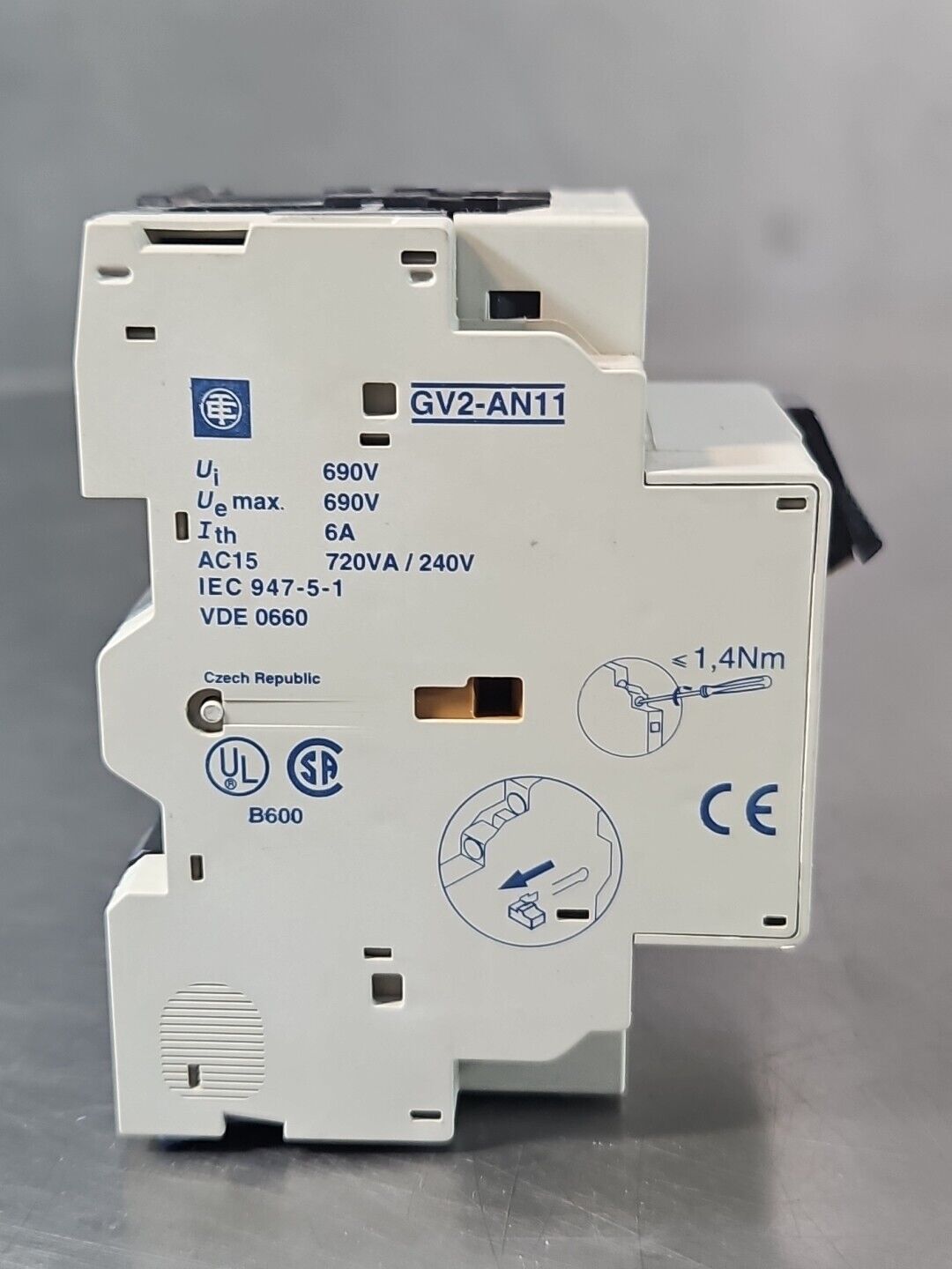 Telemecanique GV2-M08 Motor Starter W/ GV2AN11 Auxiliary Contact         loc4D13